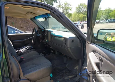 2003 Chevrolet Silverado 1500 Work Truck z USA, uszkodzony, nr VIN 1GCEK14V73Z101029